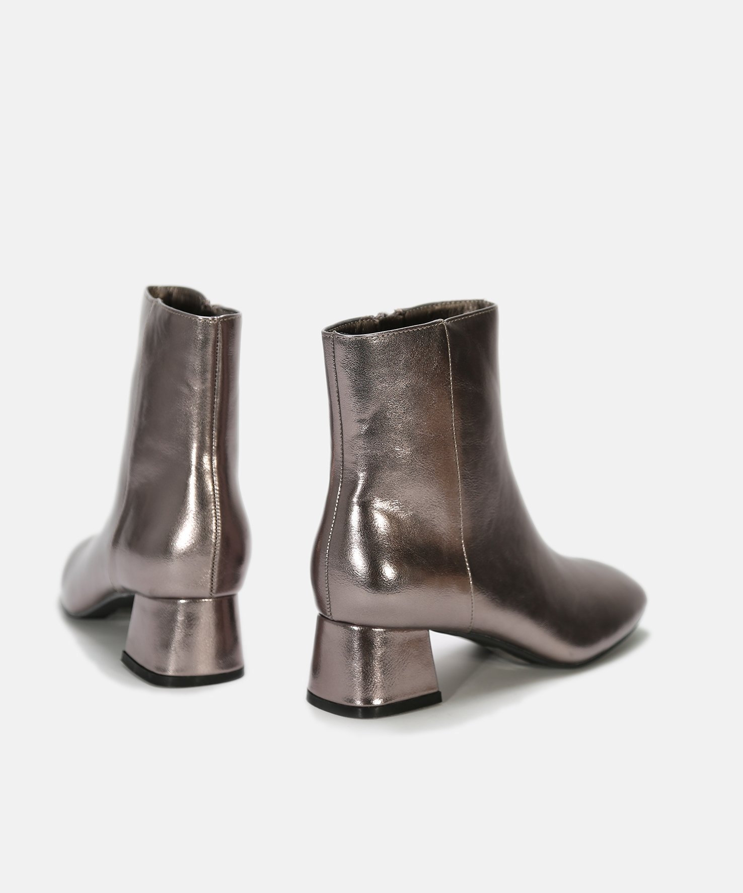 Botines punta cuadrada metalizados image number null